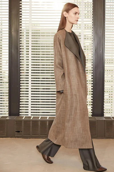 Look 18